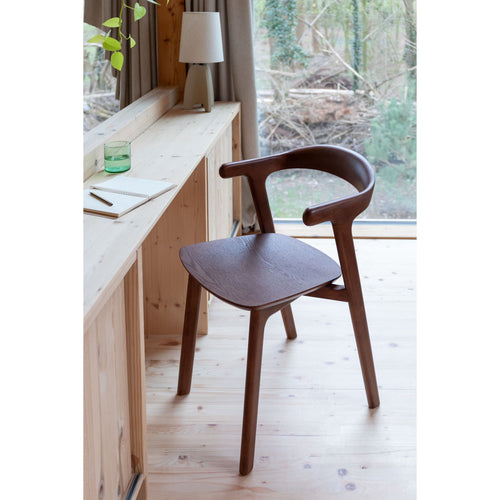 Zuiver Northwood Eetkamerstoelen Armleuning Hout Walnoot kleur - Set van 2
