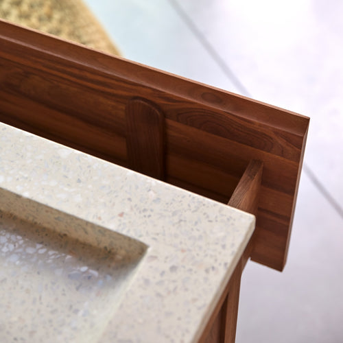 Tikamoon Badkamermeubel van massief notenhout en moon premium terrazzo 80 cm - Beige - vtwonen shop