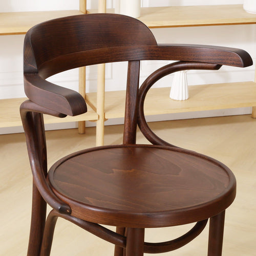 Fameg Thijs Houten Eetkamerstoel Walnoot - Met Armleuning - vtwonen shop