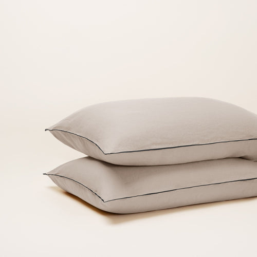 Madura Set van 2 kussenslopen Carlina snaar en zwarte hommel 50x75 cm