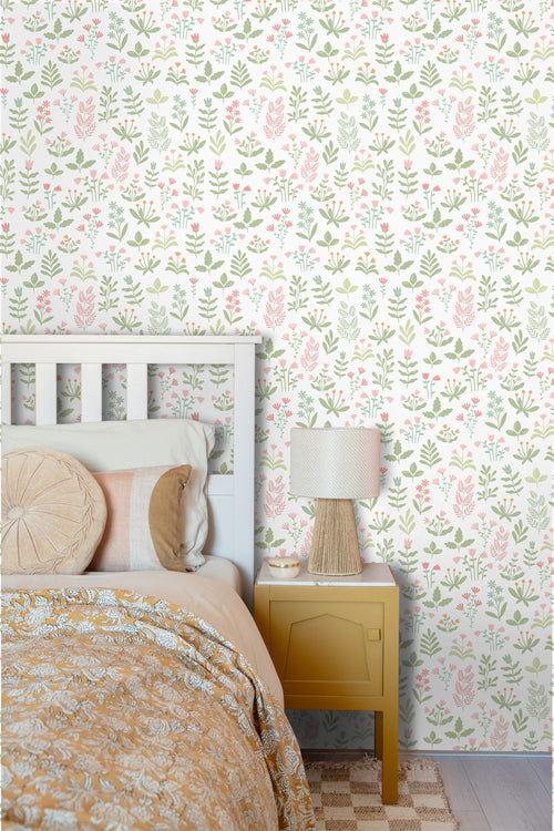 ESTAhome behang veldbloemen groen en roze - 50 x 900 cm - 131094 - vtwonen shop