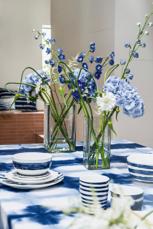vtwonen - Tafelkleed Tie Dye - Blauw, Wit - 150x250cm - vtwonen shop