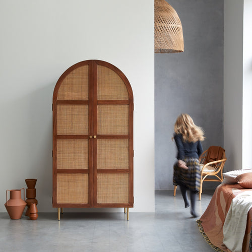 Tikamoon Opbergkast van iepenhout en vlechtwerk - Bruin - vtwonen shop