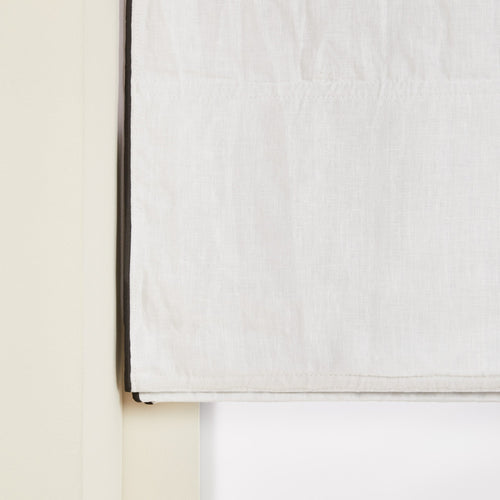 Madura Verduisteringsrolgordijn Carlina puur witte en zwarte hommel 150x220 cm