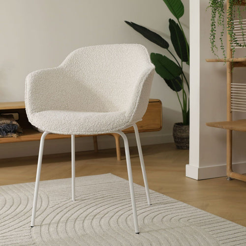 Nolon Nora-Mare Eetkamerstoel Bouclé Beige - Armleuning - Witte Poten - vtwonen shop