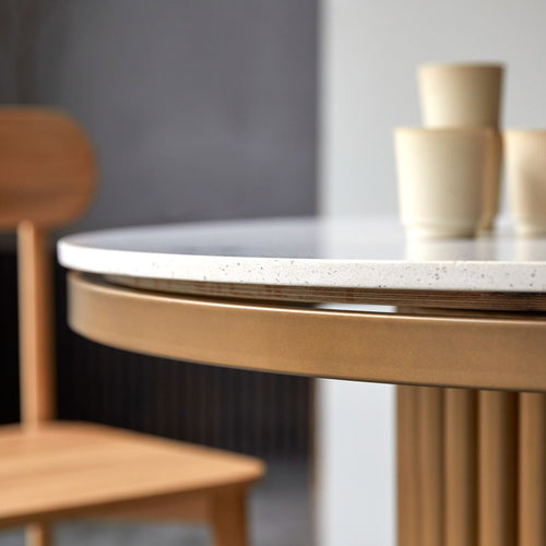 Tikamoon Ronde tafel van metaal en terrazzo voor 4/6 personen - Wit - vtwonen shop