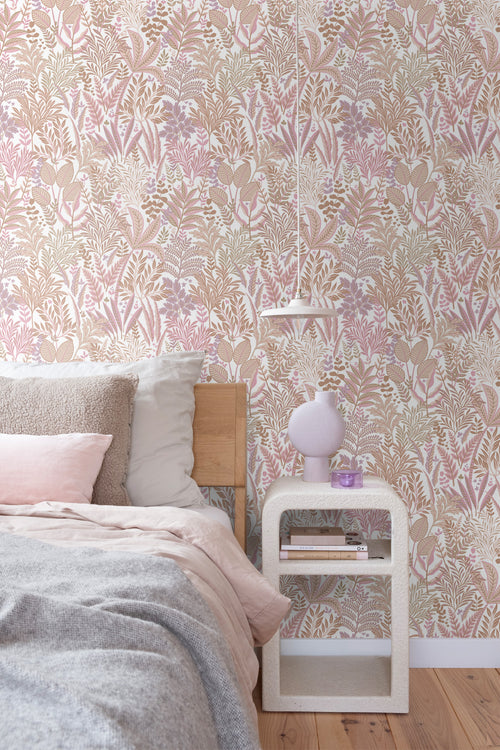 ESTAhome behang tropische bladeren en bloemen roze en paars - 50 x 900 cm - 131666 - vtwonen shop