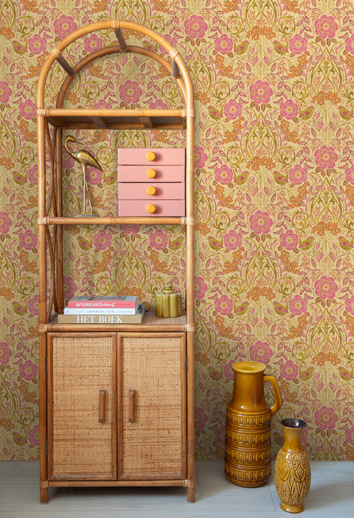 ESTAhome behang bloemen en vogels in art nouveau stijl geel en fuchsia roze - 50 x 900 cm - 131728