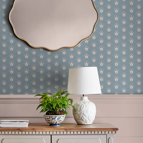 Laura Ashley Vliesbehang - Semington Floral Geo Newport Blue
