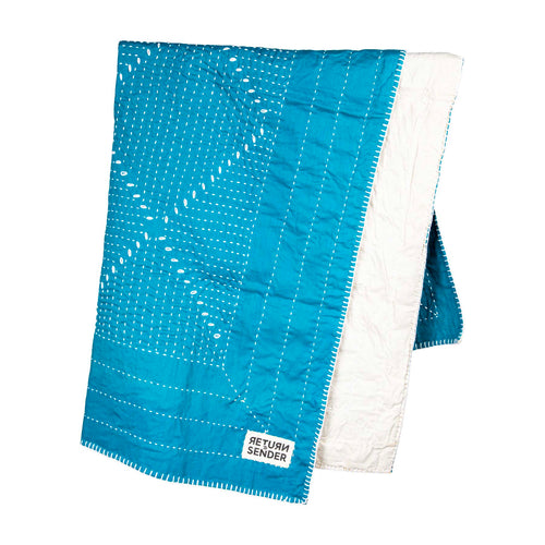 Return to Sender Babydekentje 80 x 100 cm blauw met witte kanta gestikte katoen - vtwonen shop