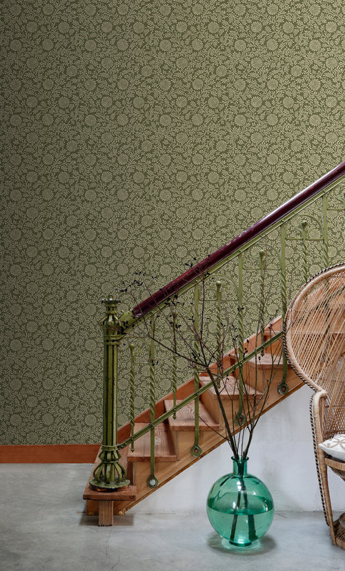 ESTAhome behang vintage bloemen olijfgroen - 50 x 900 cm - 131514 - vtwonen shop