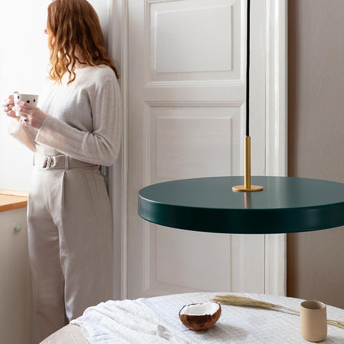 Umage Asteria Medium hanglamp forest green - met koordset - Ø 43 cm - vtwonen shop