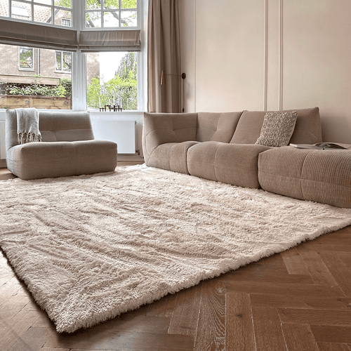 Hoogpolig vloerkleed Odelia beige/wit - Interieur05 - 150 x 80 cm - vtwonen shop
