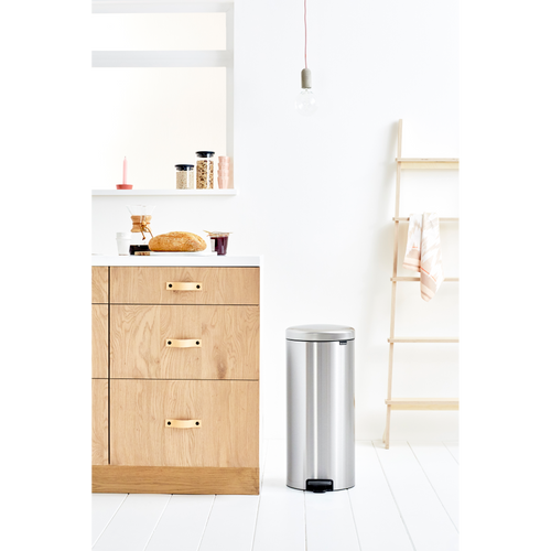 Brabantia NewIcon Pedaalemmer, 30 liter, kunststof binnenemmer - Matt Steel Fingerprint Proof