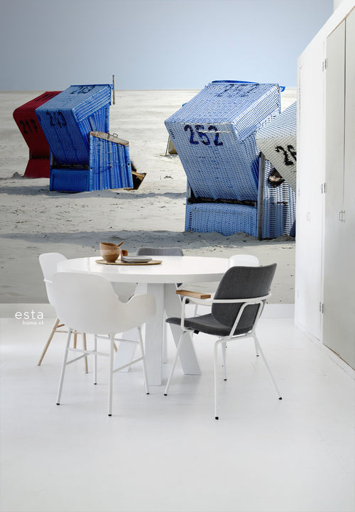 ESTAhome fotobehang strandstoel blauw en beige - 372 x 270 cm - 156518 - vtwonen shop