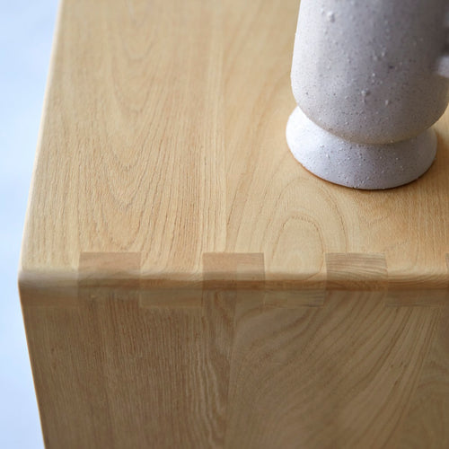 Tikamoon Hoge kolomkast van massief iepenhout en vlechtwerk - Naturel - vtwonen shop