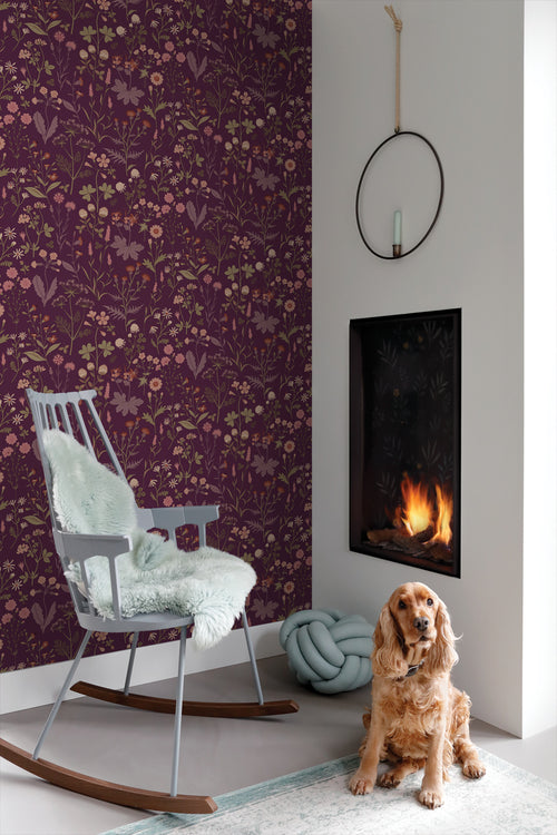 ESTAhome behang veldbloemen aubergine paars - 50 x 900 cm - 131637 - vtwonen shop