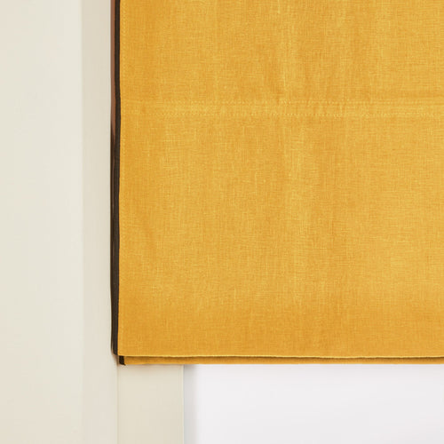 Madura Verduisteringsrolgordijn Carlina oker en zwarte hommel 60x220 cm