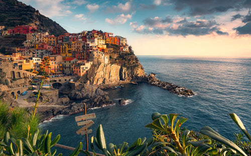 Sanders & Sanders fotobehang Cinque Terre groen, beige en blauw - 450 x 280 cm - 612673