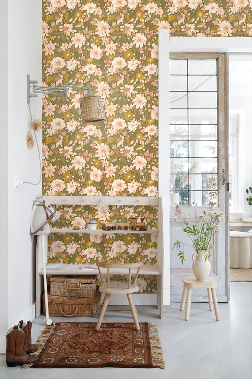 ESTAhome behang bloemen vergrijsd olijfgroen, licht roze en mosterdgeel - 50 x 900 cm - 130927 - vtwonen shop