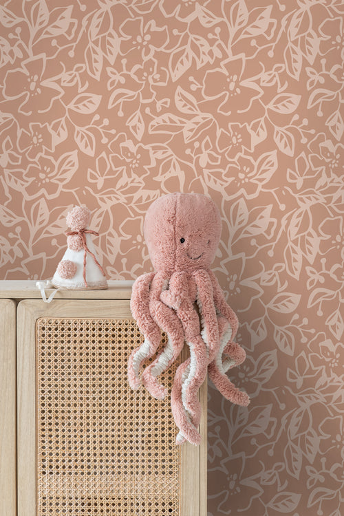 ESTAhome behang bladeren en bloemen terracotta roze - 50 x 900 cm - 131375 - vtwonen shop