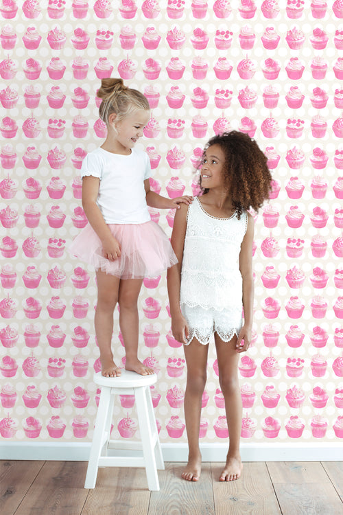 ESTAhome behang cupcakes op glanzende stip roze - 53 cm x 10.05 m - 138723