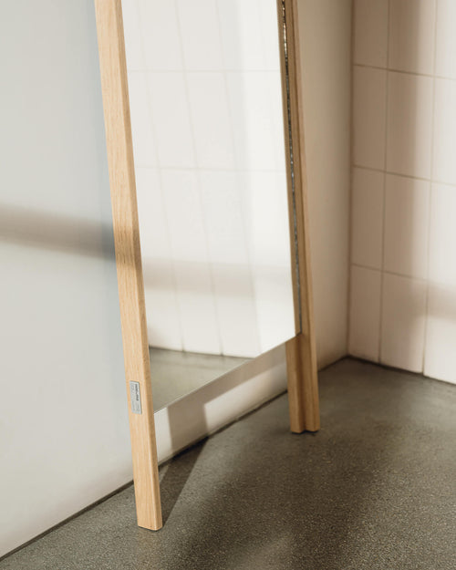 noo.ma Lun Leaning Mirror - Staande spiegel massief eiken 171,5 x 54 x 9 cm