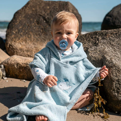 FiliBabba Badponcho Walvis 52 x 85 cm – Blauw biologisch katoen