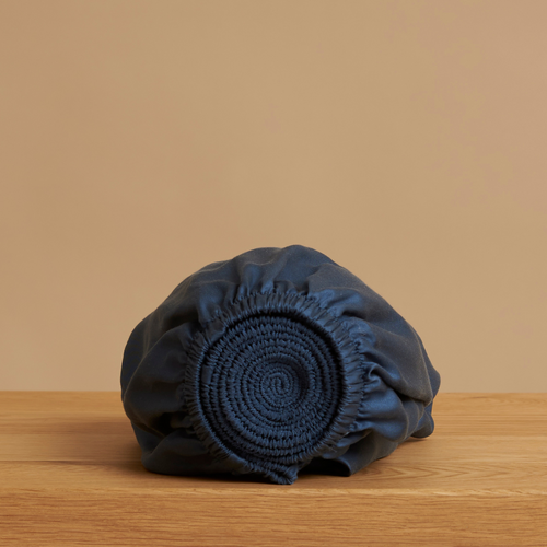 Coco & Cici - Tencel Sateen Hoeslaken 90 x 200 cm - 1 Persoons Beddengoed - Lyocell - Elastiek Rondom - Donker Blauw - Extra Zacht