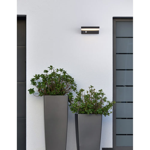 Merano Brantford Buiten Bewegingssensor Wandlamp Antraciet Aluminium, LED 1.5W 152Lm 3000K IP65 Solar / Geschakeld