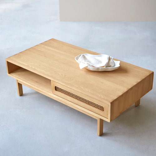 Tikamoon Luis - Massief iepenhout en rieten salontafel - Naturel - vtwonen shop