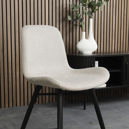 Nolon Nena-Fé Eetkamerstoel Beige - Stof - Walnoot Poten - vtwonen shop