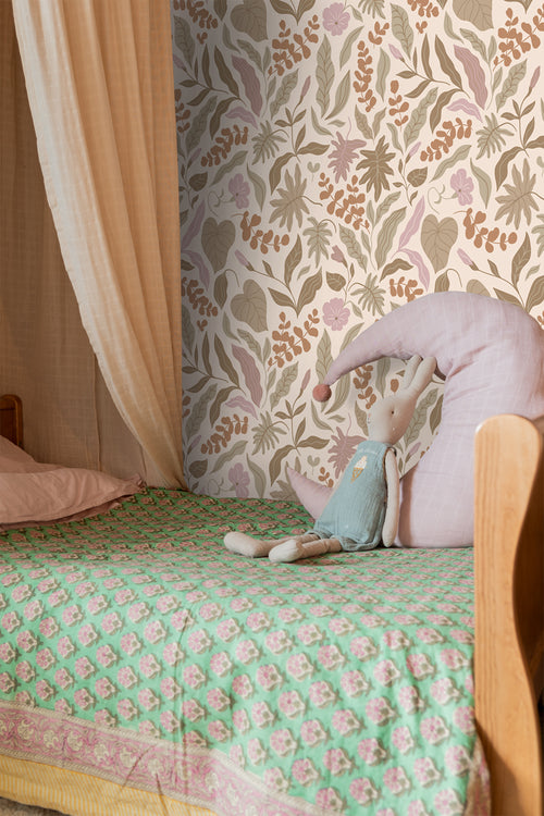 ESTAhome behang bladeren en bloemen warm beige, terracotta en paars - 50 x 900 cm - 131051 - vtwonen shop