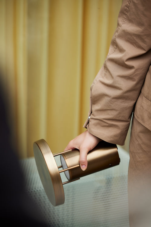 Hübsch draagbare lamp BringMe - ijzer/polycarbonaat - ø18xh20cm, led - vtwonen shop