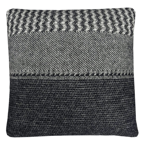Malagoon kussen Uptown - zwart - 45x45cm 100% wol