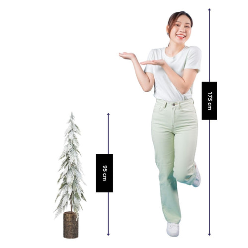 Mica Decorations Decoratieboom Groen Frosted - Kerstboom met Frosted Sneeuwlook - Kerstversiering voor Kleinere Ruimtes - Kunstboom Sfeermaker - H95 x