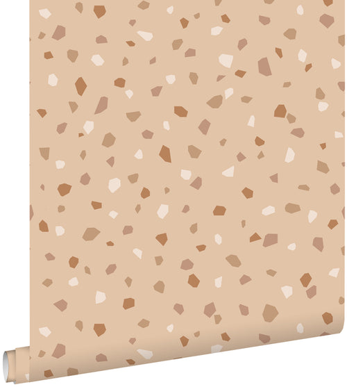 ESTAhome behang terrazzo beige en terracotta - 50 x 900 cm - 139825 - vtwonen shop