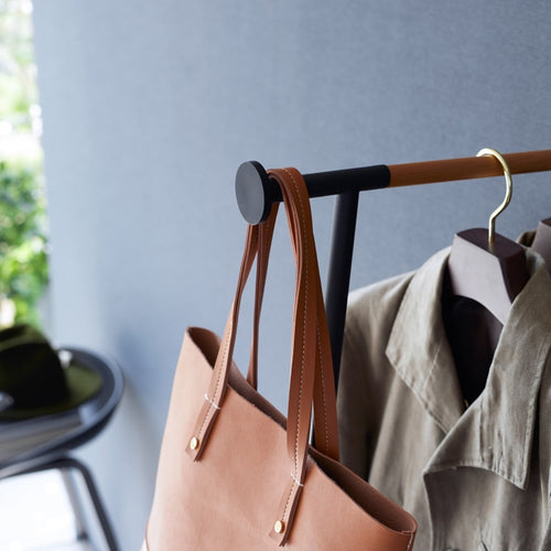 Yamazaki Leunend Stoomreiniger Kledingrek - Tower - Zwart - vtwonen shop