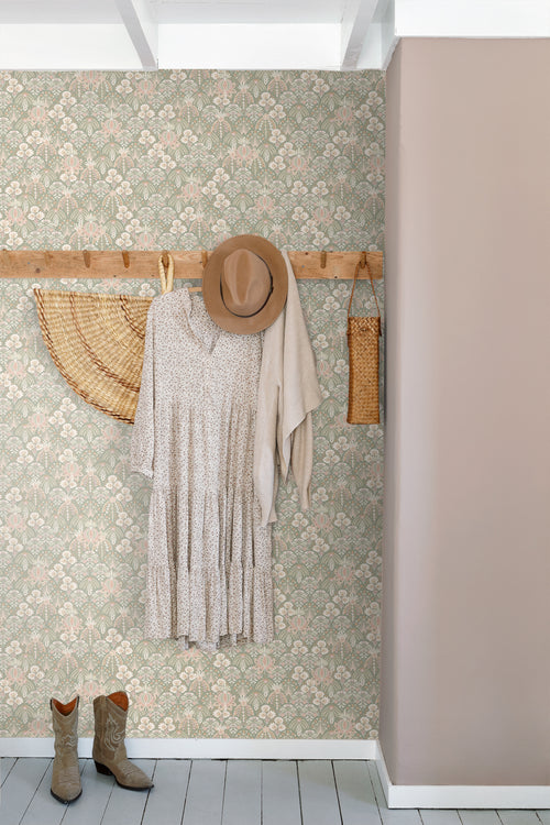 ESTAhome behang vintage bloemen in art nouveau stijl licht vergrijsd groen - 50 x 900 cm - 130969 - vtwonen shop