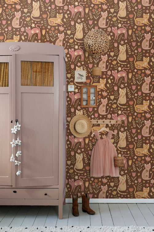 ESTAhome behang katjes bruin en roze - 50 x 900 cm - 132181