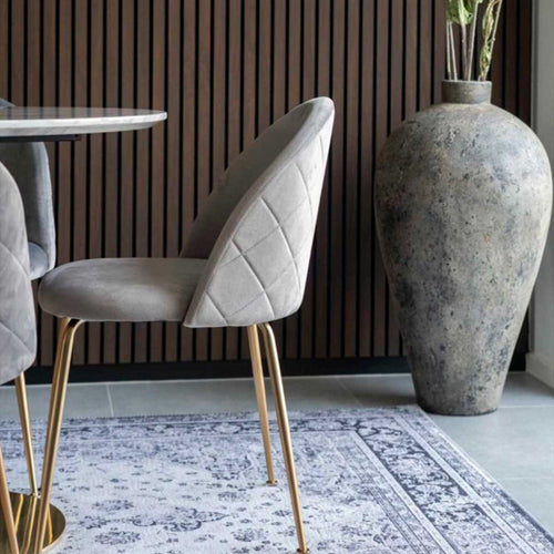 Artichok Aniek Eetkamerstoel Velvet Grijs - Gouden Poten - vtwonen shop