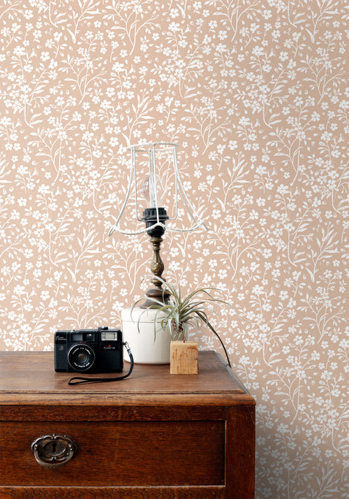 ESTAhome behang bloemetjes licht terracotta - 50 x 900 cm - 139880 - vtwonen shop