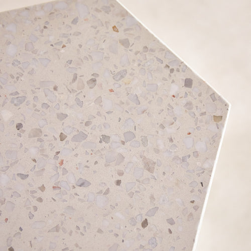 Tikamoon Hocker van wit premium terrazzo - Wit - vtwonen shop