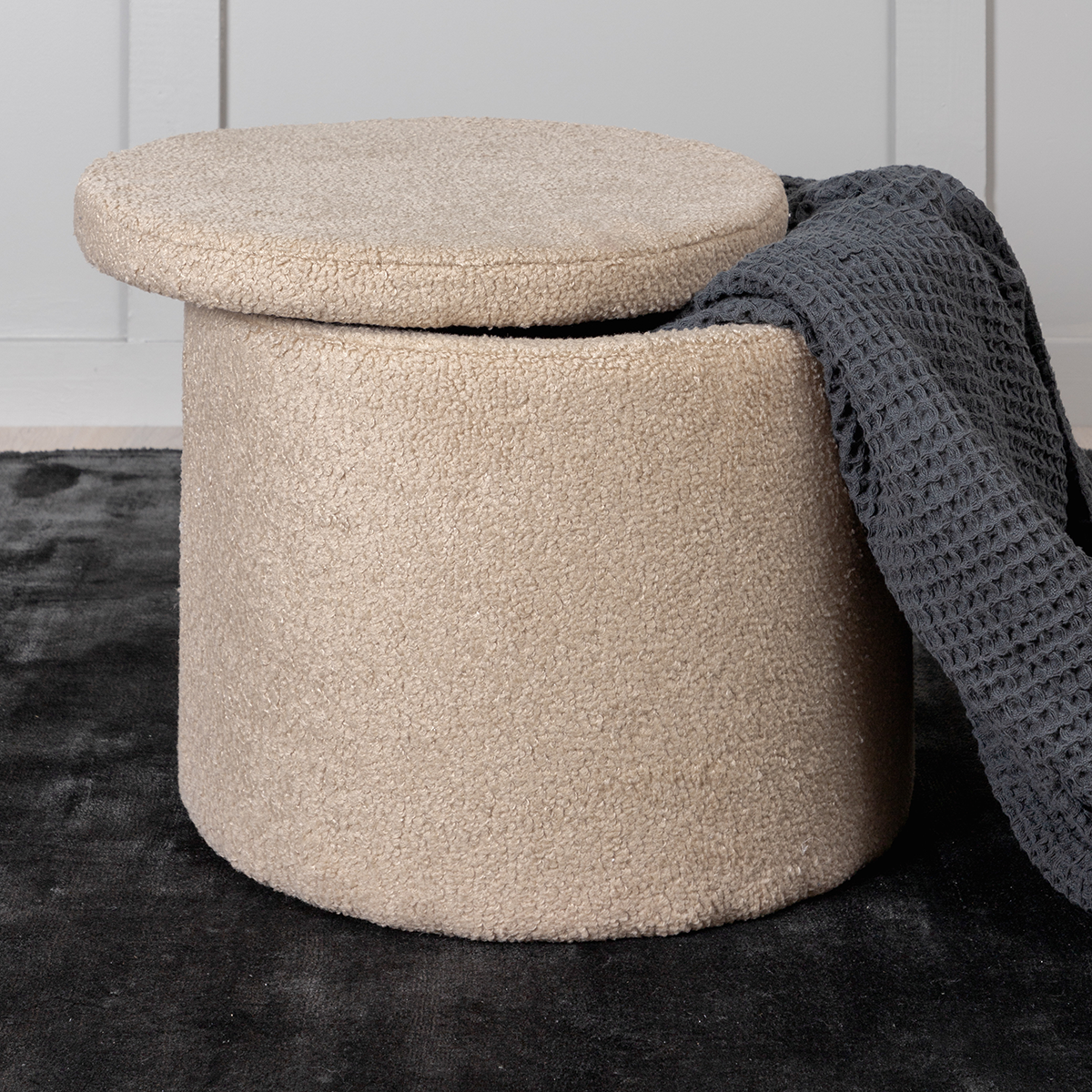 HomePop Fluwelen Opbergruimte Poef Met Deksel - Ronde Voetenbank Crème, 45,72 Cm Hoog, Tot 113 Kg