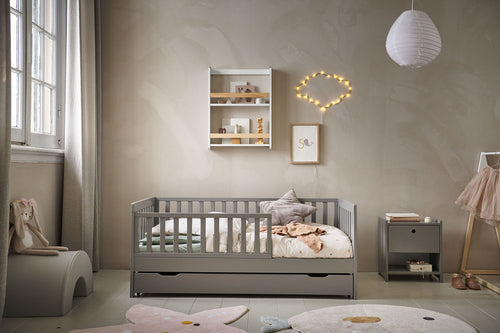 Petite Amélie Peuterbed Plume – 70x140 cm – Grijs – Met uitvalbescherming – Flexibel zijhekje - vtwonen shop
