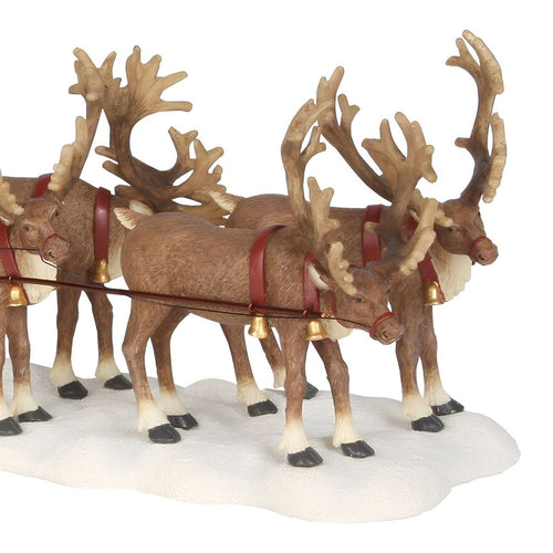 Luville Originals Kerstman met Rendierenslee - Kerstversiering voor Kerstdorp Miniatuur - Kerst Decoratie met Rendieren en Cadeaus - L21 x B7 x H8 cm