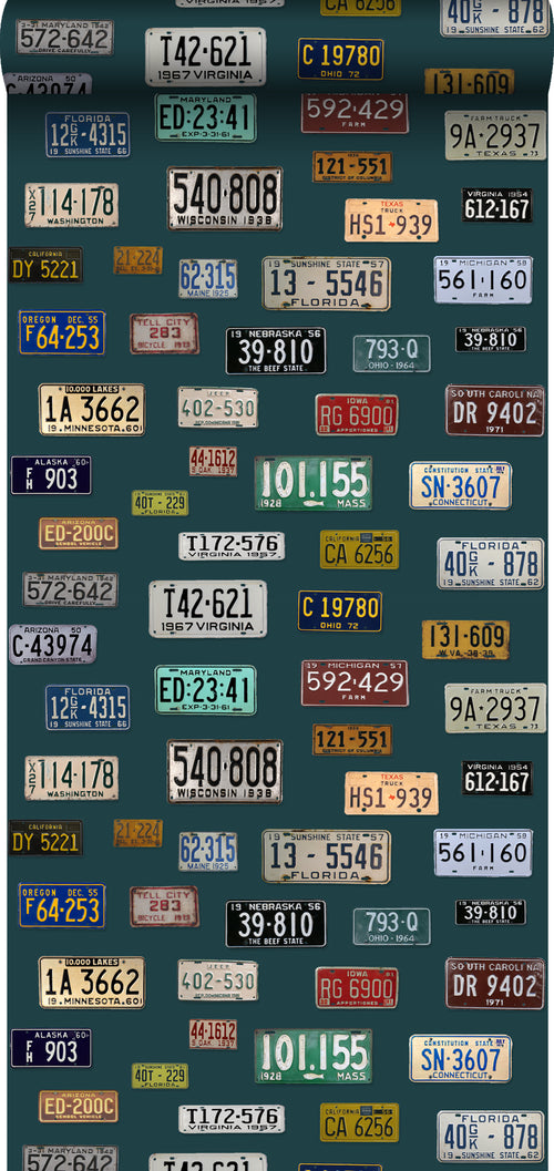 ESTAhome XXL behang vintage license plates petrolblauw - 50 x 900 cm - 158502 - vtwonen shop