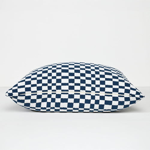 Darcy & Duke sierkussen Blocks In Blue - Blauw - 40x60cm