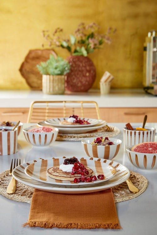 Mica Decorations Elsie Ontbijtbord - 1 Bord Willekeurig - Kleur/Variant Niet Kiesbaar - H2 x Ø20 cm - Steengoed - Bruin