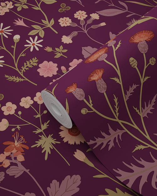 ESTAhome behang veldbloemen aubergine paars - 50 x 900 cm - 131637 - vtwonen shop